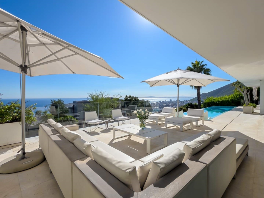 5 Bedroom Property for Sale in Fresnaye Western Cape